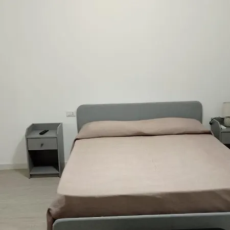 בית הארחה Rosa's 3*